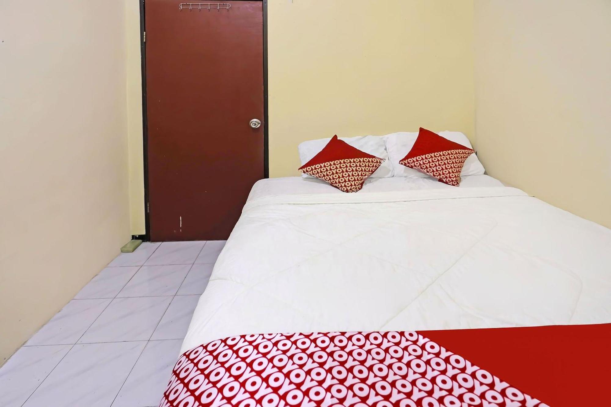 Spot On 91343 Kartika Guest House Syariahnearpantai Stres Jodoh  Exterior foto