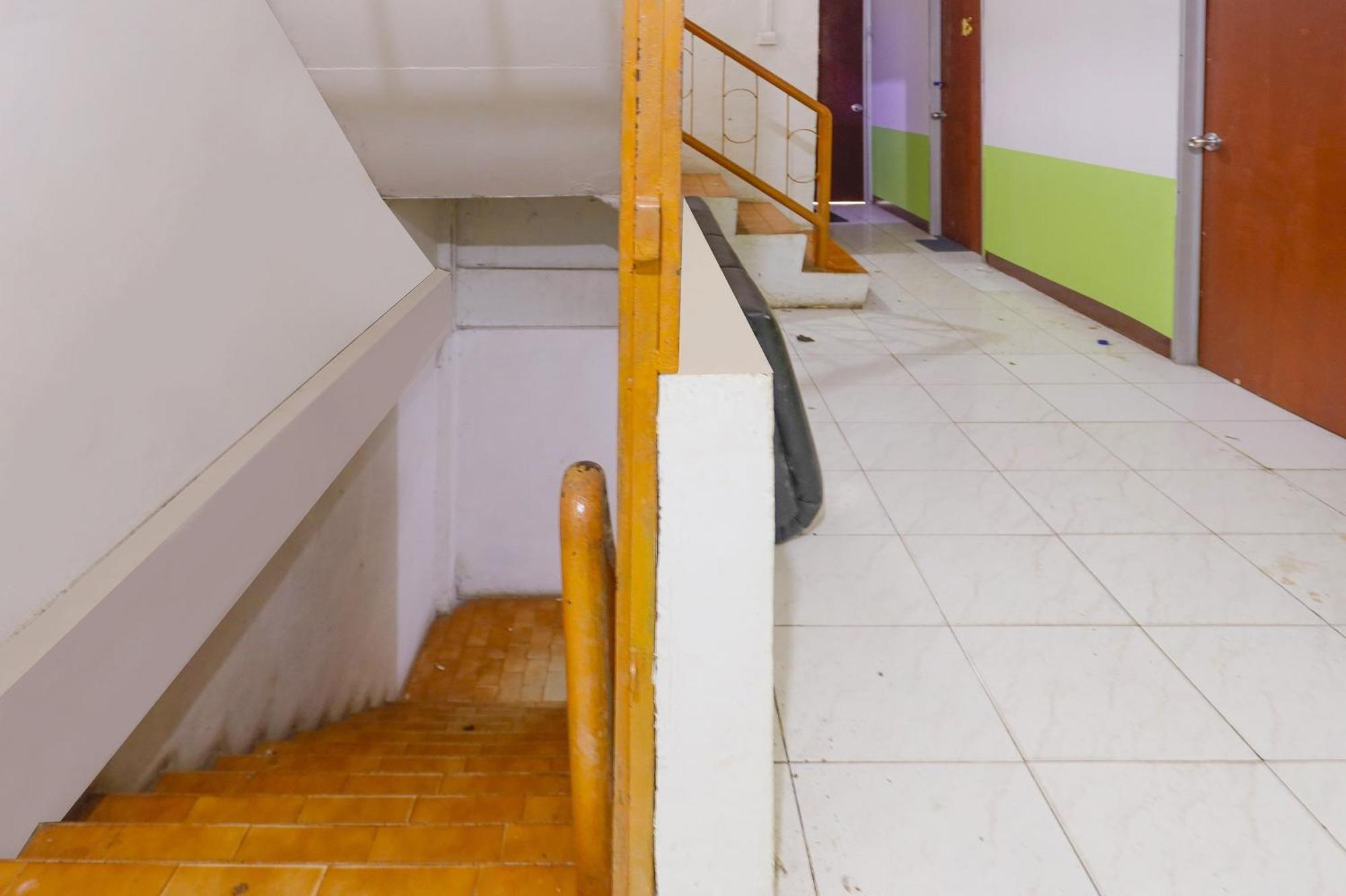 Spot On 91343 Kartika Guest House Syariahnearpantai Stres Jodoh  Exterior foto